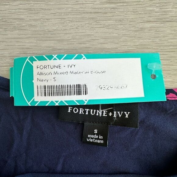 FORTUNE + IVY Allison Mixed Material Blouse Navy S NWT STITCH FIX - Picture 6 of 7
